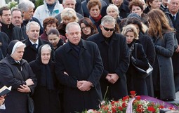 MOĆNA BRAĆA
SANADER Ivo i Vinko Sanader na pogrebu svog oca Ante na splitskom groblju Lovrinac 2007.