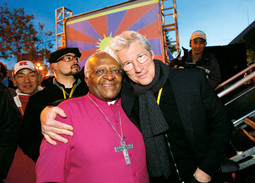 NA SKUPU U SAN FRANCISCU s Desmondom Tutuom, koji je pozvao svjetske vođe da bojkotiraju Olimpijadu