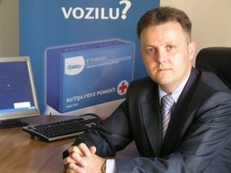 Dosadašnji direktor slovenske tvrtke Tosama u Hrvatskoj, Nenad Grgec, krajem listopada prelazi na mjesto direktora marketinga matične kompanije iz Domžale u Sloveniji, poznate po proizvodnji kutija i pribora za prvu pomoć.