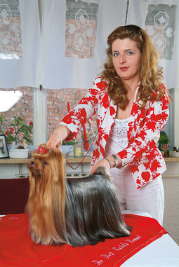 SAVRŠENA FRIZURA Latica Far-Smojver uz svojeg psa za kojega najsuvremenije kozmetičke preparate nabavlja iz Amerike