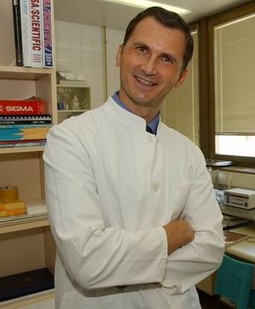 Ministar znanosti, obrazovanja i športa doc. dr. Dragan Primorac proteklih se godina u znanstvenom radu istaknuo doprinosima u zanimljivim istraživanjima u genetici.