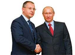 RUSKA VEZA Bugarski premijer Sergej Stanišev s ruskim kolegom Vladimirom Putinom; unatoč naporu EU, Rusija i dalje ima velik utjecaj u Bugarskoj