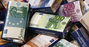 Euro je i politički, a ne
samo ekonomski
projekt