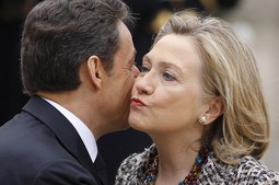 NIcolas Sarkozy i Hillary Clinton