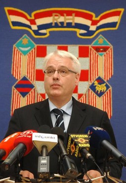 Predsjednik Josipović je poput Obame počeo komunicirati s građanima preko Facebooka još za vrijeme predsjedničke kampanje