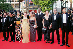 JULIANNE MOORE s glumcima iz filma i redateljem Fernandom Meirellesom prošlog tjedna na otvaranju filmskog festivala u Cannesu