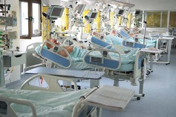 NA KLINICI ZA KIRURGIJU moderniziran je odjel
intenzivne njege i dodane su sobe za poseban nadzor pacijenata u kritičnom stanju