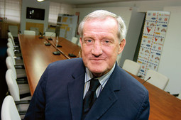 ZORISLAV SREBRIĆ, najvjerniji suradnik Vlatka Markovića, također se smatra nezamjenjivim te je nedavno još jednom izabran za glavnog tajnika HNS-a