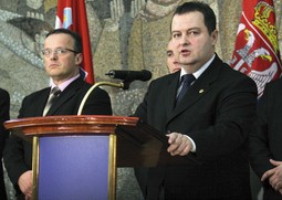 POLICIJE U AKCIJI Ravnatelj hrvatske policije Vladimir Faber i srpski ministar unutarnjih poslova Ivica Dačić