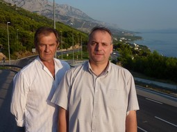 IVICA CAREVIĆ,
načelnik općine Brela
(desno) i općinski
odvjetnik Drago
Cvitanović zalažu
se za pravedniju
raspodjelu novca od
rente turističkog
zemljišta