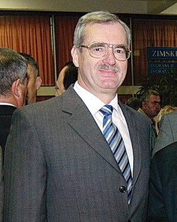 Predsjednik Upravnog odbora Hrvatskog fonda za privatizaciju Andrija Hebrang predstavio je operativni plan prema kojem bi privatizacija državnog portfelja trebala završiti u prosincu 2005.