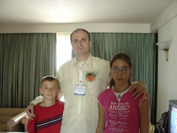 Sa sinom Josipom i kćeri Lucijom na otvaranju kongresa ginekološke onkologije na Filipinima