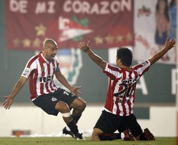 Veron i Galvan slave pogodak Estudiantesa u prvoj utakmici