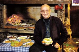Novinar i književnik Veljko Barbieri prvi je
afirmirao gastronomiju kao nematerijalnu baštinu kolumnama u Nacionalu, na HRT-u je još 2001. započeo emisiju 'Jelovnici izgubljenog vremena', a uskoro će objaviti knjigu 'Priča o dalmtinskoj kuhinji'
