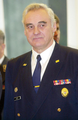 DAVORIN KAJIĆ, viceadmiral koji je zajedno s generalom Zagorcem 1997.pokrenuo projekt nabave američkog radarskog sustava na inicijativu tadašnjeg predsjednika Franje Tuđmana