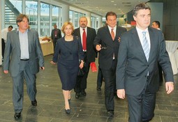 THE LEFT-OF-CENTRE Ivan Jakovcic (IDS), Vesna Pusic (HNS), Silvano Hrelja (HSU), Radimir Cacic (HNS) and Zoran Milanovic (SDP)