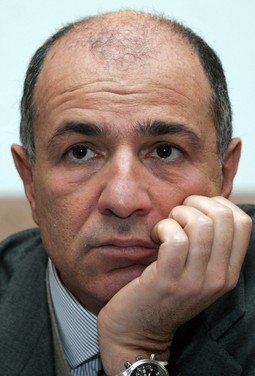 CORRADO
PASSERA,
izvršni direktor
talijanske banke
Intesa Sanpaolo, koja je zamolila četiri milijarde eura državne
pomoći