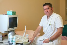 DUBRAVKO LEPUŠIĆ,
zagrebački ginekolog koji
pomaže mladima