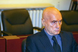 Zvonimir Hodak žustro je branio
svog klijenta Vladimira Zagorca
i bio vrlo nezadovoljan što je
parnicu izgubio, te je odmah
najavio žalbu na izrečenu
presudu