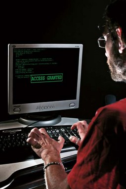 Neetični haker svoje
znanje koristi za krađu
podataka i novca, pa riskira
odlazak na dugogodišnju
zatvorsku kaznu