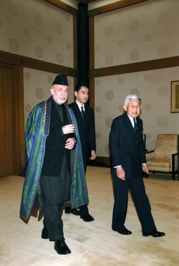 Afganistanski predsjednik Hamid Karzai došao je lobirati za ulaganje u rude kod japanskog vladara Akihita(Foto: Reuters)