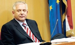 HRVATSKI PREMIJER Ivo Sanader ignorira članove nekadašnje ratne vlade RH