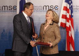 AMERIČKA DRŽAVNA TAJNICA Hillary Clinton i šef ruske diplomacije Sergej Lavrov na Münchenskoj konferenciji, gdje svjetski lideri diskutiraju o globalnoj sigurnosti