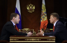 Ruski predsjednik Dimitrij Medvedev i direktor Gazproma Aleksej Miller (Foto: Reuters)