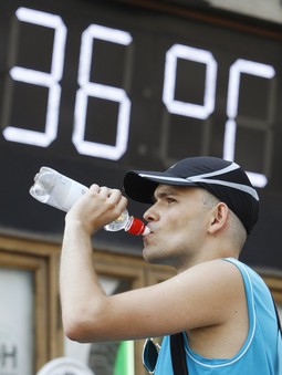 Subota je bila drugi najtopliji dan u povijesti Moskve (Foto: Reuters)