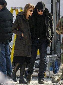 Angelina Jolie i Brad Pitt na setu u Budimpešti
