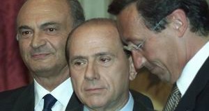 Sadašnja talijanska vladina koalicija nema budućnost jer su prevelike političke razlike između tri glavna aktera koalicije, premijera Silvija Berlusconija, zamjenika premijera Finija i sjevernjačkog separatista Umberta Bossija.