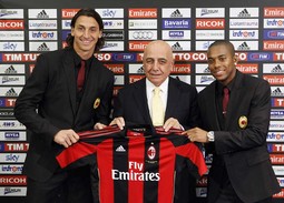 POTPREDSJEDNIK kluba Adriano Galliano (u sredini s Ibrahimovićem i
Robinhom), susreo se prošlog tjedna s
Barbarom Berlusconi