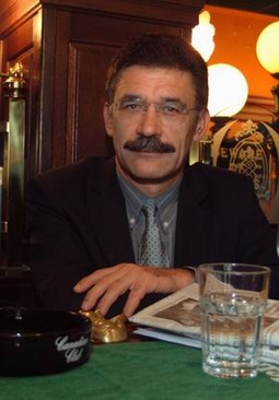 Barišić je nedvojbeno Tomčića uspio uvjeriti da je njegovo okruženje sve opasnija zamka, osobito otkad je predsjednik HSS-a odlučio pobijediti na budućim predsjedničkim izborima i postati šef države umjesto Stipe Mesića.