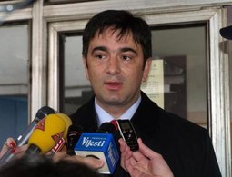Nebojša Medojević nakon glasovanja i incidenta; Foto: B92