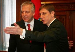 Premijer Ivo Sanader je u srijedu u potpunoj tišini otputovao na ručak s mađarskim premijerom Ferencom Gyurcsanyem