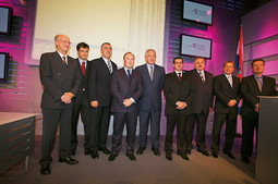 Narušavanje dobrih međudržavnih odnosa-Ivica Mudrinić s čelnicima Vlade (desno); Dražen Breglec iz Kalmetina ministarstva sa šefom austrijske trgovinske komore Peterom Hasslacherom