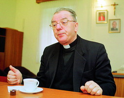 Biskup gospićko-senjski Mile Bogović 