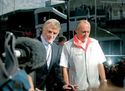 S POTENCIJALNIM SUMNJIVCEM Osramoćeni šef FIA-e Max Mosley s Ronom Dennisom, šefom močadi McLarena, koju je sada Mosley počeo sumnjičiti da je tabloidima dala snimku njegove sadomazohističke orgije