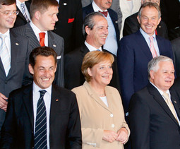 UREĐENJE EUROPSKE UNIJE Blair je utjecao na postizanje dogovora Merkel - Sarkozy o budućnosti EU i slamanje otpora Poljske
