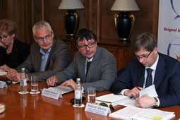 Andrej Matijević (u sredini)