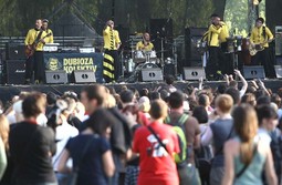 FESTIVALSKI NASTUPI
Dubioza kolektiv
nastupa i na velikim
festivalima poput
Festivala piva u
Njemačkoj pred 30
tisuća ljudi