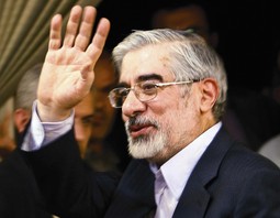 OPOZICIJSKI predsjednički kandidat Mir-Hossein Mousavi, čiji je poraz i potaknuo prosvjednike