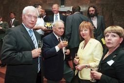 Josip Friščić, šef HSS-a, sa Slavkom Goldsteinom, predsjednicom HSLS-a Đurđom Adlešić i Doricom Nikolić