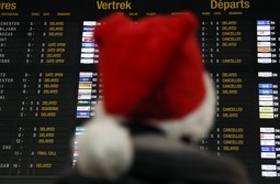 Većina je letova i vlakova u kašnjenju ili otkazana (Reuters)