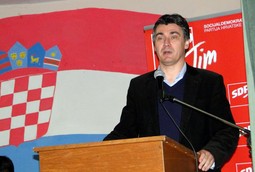 ČELNIK SDP-a Zoran
Milanović nije sklon
preranoj raspodjeli funkcija u budućoj vladi