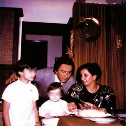 Draško Čubrilović sa suprugom i djecom