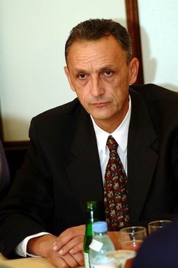Mnogim bivšim pripadnicima ultradesne HDZ-ove grupacije, koje je Sanader izbacio iz stranke, nije odgovaralo da se riješi slučaj nesretnog generala.