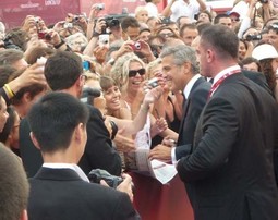 George Clooney i brojne obožavateljice