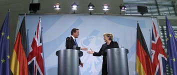 Britanski premijer James
Cameron s njemačkom
kancelarkom Angelom Merkel