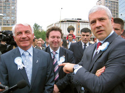 'DJECA FIATA' Predsjednik Srbije Boris Tadić s gradonačelnikom Kragujevca Veroljubom Stevanovićem, koji je prilikom susreta s talijanskom delegacijom izjavio 'Mi smo deca Fiata'